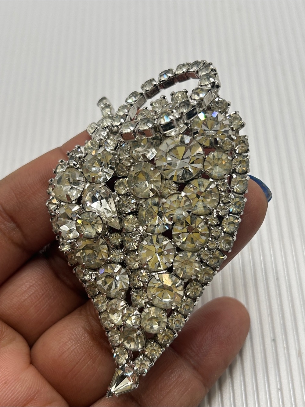 Vintage Silver and Clear Crystal Leaf Brooch - Huge Size - Picture 7 of 10